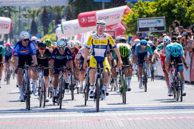 Sport Bilder des Tages 61st Presidential Cycling Tour of Turkiye IZMIR, TURKIYE - APRIL 26: Torn Crabbe of Team Flanders-Baloise celebrates after winning the first stage of the 61st Presidential Cycling Tour of Turkiye, a 148-kilometer route from Cesme to Selcuk, on April 26, 2026 in Izmir, Turkiye. Held under the auspices of the Turkish Presidency and supported by the Turkish Youth and Sports Ministry, the 8-stage race is Turkiye s only event in the ProSeries category on the UCI Europe Tour calendar. Ahmet Serdar Eser Anadolu Izmir Turkey. Editorial use only. Please get in touch for any other usage.  Copyright: x2026xAnadoluxAhmetxSerdarxEserx