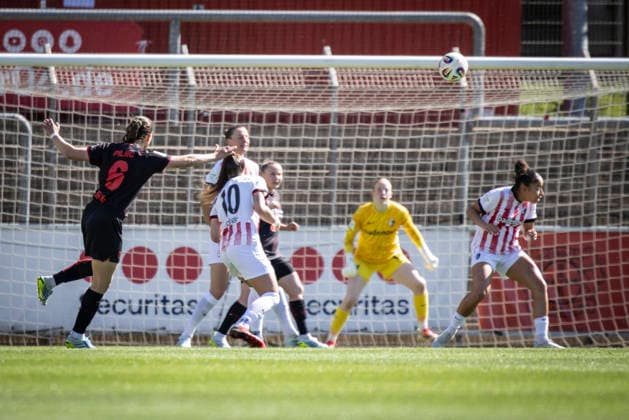 Google Pixel Frauen Bundesliga Bayer 04 Leverkusen SC Freiburg, 26 04 2026 Katharina Piljic Bayer 04 Leverkusen, 6 pulls away and scores to make it 1 0 Bayer 04 Leverkusen SC Freiburg on matchday 23 of the Google Pixel Frauen Bundesliga on 26 04 2026 at Ulrich Haberland Stadium in Leverkusen North Rhine-Westphalia DFL REGULATIONS PROHIBIT ANY USE OF PHOTOGRAPHS AS IMAGE SEQUENCES AND OR QUASI VIDEO Copyright: xBEAUTIFULxSPORTS AxelxKohringx
