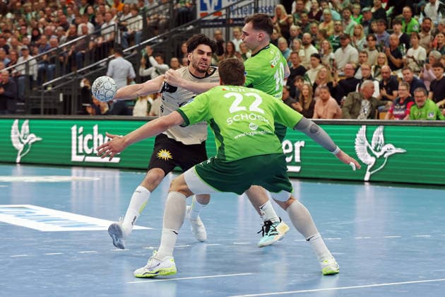 26 04 2026, xovx, Handball Daikin Handball Bundesliga, HSG Wetzlar Bergischer HC v l Eloy Morante Maldonado Bergischer HC , Jona Schoch HSG Wetzlar , Josip Simic HSG Wetzlar Wetzlar Buderus Arena Hessen Germany EN