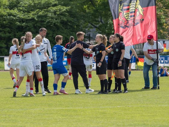 VfB Stuttgart players hug each other after the victory, in the center Nico Schneck VfB Stuttgart, coach thanks the referee Paula Mayer GER, VfB Stuttgart vs SV Meppen, Football, 2 Womens Bundesliga, Matchday 23, Season 2025 2026, 26 04 2026 GER, VfB Stuttgart vs SV Meppen, Football, 2 Womens Bundesliga, Matchday 23, Season 2025 2026, 26 04 2026 Stuttgart Copyright: xEibner-Pressefoto CarstenxSchwerx EP_CSG