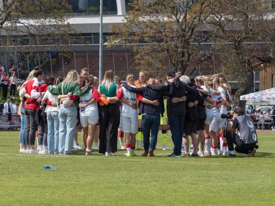 VfB Stuttgart player squad after victory GER, VfB Stuttgart vs SV Meppen, Football, 2 Womens Bundesliga, Matchday 23, Season 2025 2026, 26 04 2026 GER, VfB Stuttgart vs SV Meppen, Football, 2 Womens Bundesliga, Matchday 23, Season 2025 2026, 26 04 2026 Stuttgart Copyright: xEibner-Pressefoto CarstenxSchwerx EP_CSG