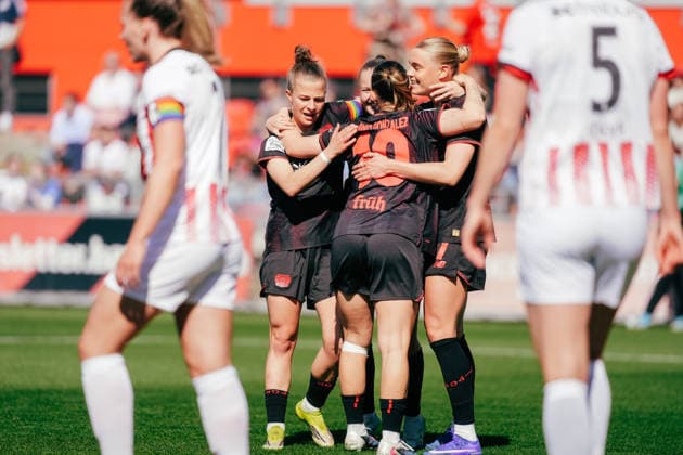 26.04.26, Women, Football, Google Pixel Frauen Bundesliga, Season 2025 2026, Bayer 04 Leverkusen - SC Freiburg, Matchday 23 Bayer 04 Leverkusen goal celebration of the goal of Estrella Merino Gonzales 10 von Bayer 04 Leverkusen Leverkusen Ulrich-Haberland-Stadion NRW Deutschland
