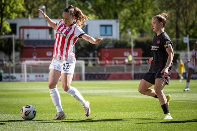 Google Pixel Womens Bundesliga Bayer 04 Leverkusen SC Freiburg, 26 04 2026 Lisa Kolb SC Freiburg, 22 , Kristin Kögel Bayer 04 Leverkusen, 11 Bayer 04 Leverkusen SC Freiburg on matchday 23 of the Google Pixel Womens Bundesliga on 26 04 2026 at the Ulrich Haberland Stadium in Leverkusen North Rhine-Westphalia DFL REGULATIONS PROHIBIT ANY USE OF PHOTOGRAPHS AS IMAGE SEQUENCES AND OR QUASI VIDEO Copyright: xBEAUTIFULxSPORTS AxelxKohringx