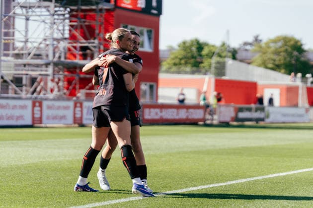 26.04.26, Women, Football, Google Pixel Frauen Bundesliga, Season 2025 2026, Bayer 04 Leverkusen - SC Freiburg, Matchday 23 Cornelia Kramer 7 von Bayer 04 Leverkusen goal celebration for the 3:0 shot with penalty with Loreen Bender 19 von Bayer 04 Leverkusen Leverkusen Ulrich-Haberland-Stadion NRW Deutschland