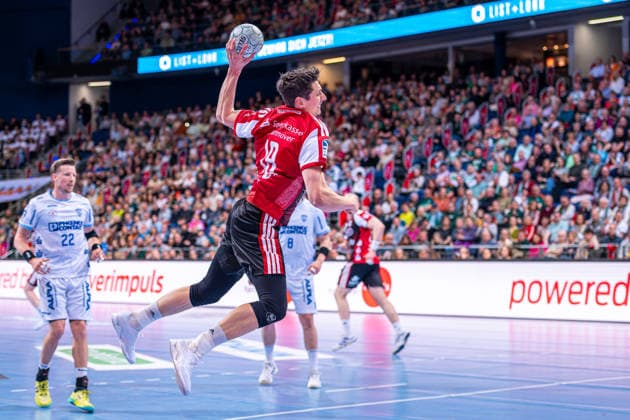 Marius Steinhauser TSV Hannover Burgdorf, No. 19 v l , TSV Hannover Burgdorf red against TBV Lemgo Lippe white on matchday 29 of the 2025 2026 season in the DAIKIN Handball Bundesliga 26 04 2026, ZAG Arena Hannover, GER , Copyright: xJanxGuentherx xTSVxHannover-Burgdorfx
