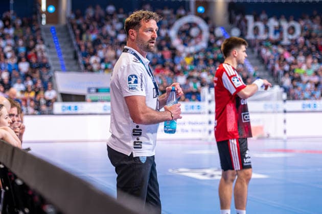 Florian Kehrmann TBV Lemgo Lippe, Coach f l , TSV Hannover Burgdorf red vs TBV Lemgo Lippe white on matchday 29 of the 2025 2026 season in the DAIKIN Handball Bundesliga 26 04 2026, ZAG Arena Hannover, GER , Copyright: xJanxGuentherx xTSVxHannover-Burgdorfx
