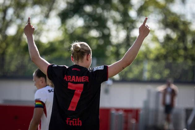 Google Pixel Womens Bundesliga Bayer 04 Leverkusen SC Freiburg, 26 04 2026 Goal celebration at Cornelia Kramer Bayer 04 Leverkusen, 7 as a provider Bayer 04 Leverkusen SC Freiburg on matchday 23 of the Google Pixel Womens Bundesliga on 26 04 2026 at the Ulrich Haberland Stadium in Leverkusen North Rhine-Westphalia DFL REGULATIONS PROHIBIT ANY USE OF PHOTOGRAPHS AS IMAGE SEQUENCES AND OR QUASI VIDEO Copyright: xBEAUTIFULxSPORTS AxelxKohringx