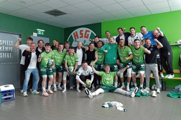 26 04 2026, xovx, Handball Daikin Handball Bundesliga, HSG Wetzlar Bergischer HC The players of HSG Wetzlar celebrate the 33 29 victory over Bergischer HC Wetzlar Buderus Arena Hessen Germany EN
