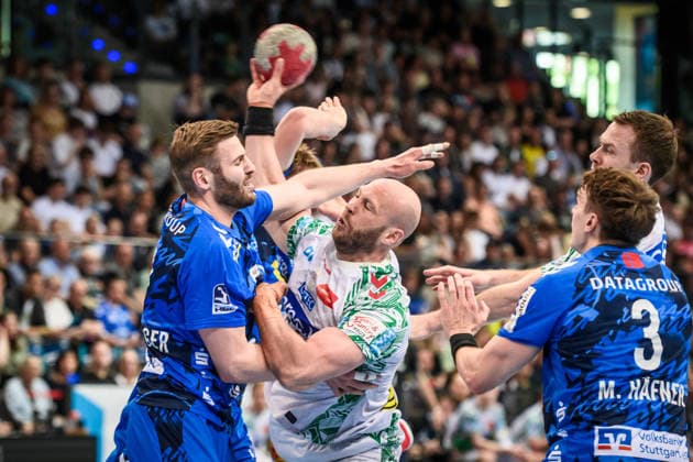 Oscar Bergendahl SC Magdeburg 54 vs Samuel Roethlisberger TVB Stuttgart, 17 GER, TVB Stuttgart SC Magdeburg, DAIKIN HBL, Handball, Bundesliga, Matchday 29, Season 2025 2026, 26 04 2026 GER, TVB Stuttgart SC Magdeburg, DAIKIN HBL, Handball, Bundesliga, Matchday 29, Season 2025 2026, 26 04 2026 Stuttgart Copyright: xSandyxDinkelackerx EP_SDR