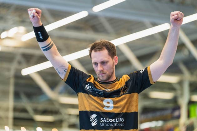 Julius Dierberg HC Elbflorenz 2006, 09 raises his arms TuSEM Essen vs HC Elbflorenz Dresden, Handball, 2 HBL, Matchday 29, Season 2025 26, 26 04 2026, TuSEM Essen vs HC Elbflorenz Dresden, Handball, 2 HBL, Matchday 29, Season 2025 26, 26 04 2026 Essen Copyright: xEibner-Pressefoto LukasxBaldygax EP_LBA