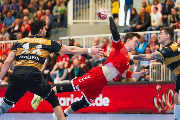 Max Neuhaus TuSEM Essen, 37 on jump shot TuSEM Essen vs HC Elbflorenz Dresden, Handball, 2 HBL, Matchday 29, Season 2025 26, 26 04 2026, TuSEM Essen vs HC Elbflorenz Dresden, Handball, 2 HBL, Matchday 29, Season 2025 26, 26 04 2026 Essen Copyright: xEibner-Pressefoto LukasxBaldygax EP_LBA
