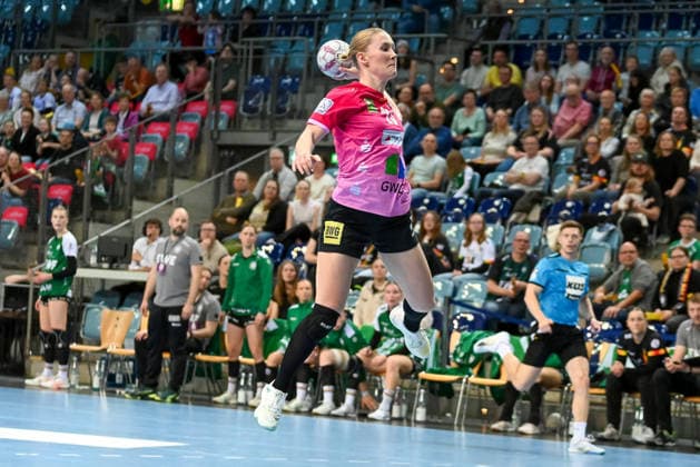 Marie Polakova SV Union Halle Neustadt, 23 throws VfL Oldenburg vs SV Union Halle Neustadt, ALSCO Handball Bundesliga Women, Playoffs, Matchday 2, Season 2025 2026, 25 04 2026, VfL Oldenburg vs SV Union Halle Neustadt, ALSCO Handball Bundesliga Women, Playoffs, Matchday 2, Season 2025 2026, 25 04 2026 Oldenburg Copyright: xEibner-Pressefoto RobertxGertzenx EP_RGN