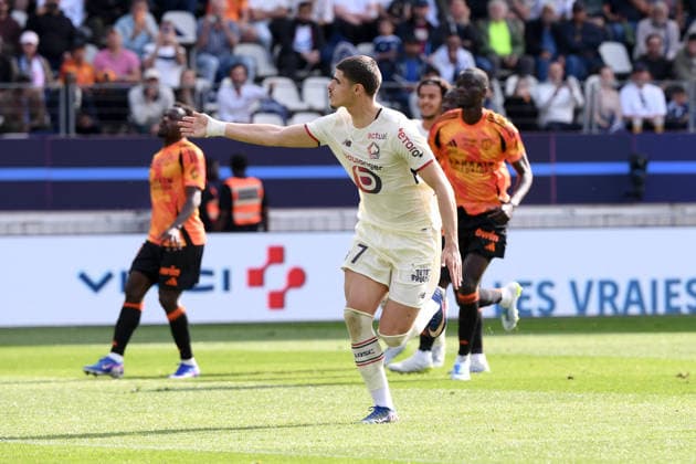 Paris FC v Lille OSC - Ligue 1 McDonald s 2025 2026 07 Matias Fernandez PARDO (losc) during the Ligue 1 McDonald s match between Paris FC and Lille at Stade Jean Bouin on April 26, 2026 in Paris, France. Paris France  Copyright: xFEPx 776348366