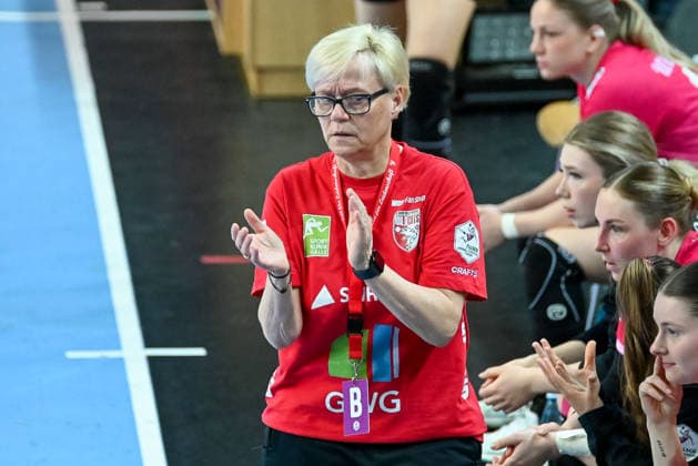 Ines Seidler SV Union Halle Neustadt, Coach gestures VfL Oldenburg vs SV Union Halle Neustadt, ALSCO Handball Bundesliga Women, Playoffs, Matchday 2, Season 2025 2026, 25 04 2026, VfL Oldenburg vs SV Union Halle Neustadt, ALSCO Handball Bundesliga Women, Playoffs, Matchday 2, Season 2025 2026, 25 04 2026 Oldenburg Copyright: xEibner-Pressefoto RobertxGertzenx EP_RGN