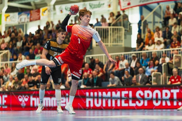 Oliver Seidler HC Elbflorenz 2006, 71 , Felix Mart TuSEM Essen, 03 at 7 meter throw TuSEM Essen vs HC Elbflorenz Dresden, Handball, 2 HBL, 29 Matchday, Season 2025 26, 26 04 2026, TuSEM Essen vs HC Elbflorenz Dresden, Handball, 2 HBL, 29 Matchday, Season 2025 26, 26 04 2026 Essen Copyright: xEibner-Pressefoto LukasxBaldygax EP_LBA