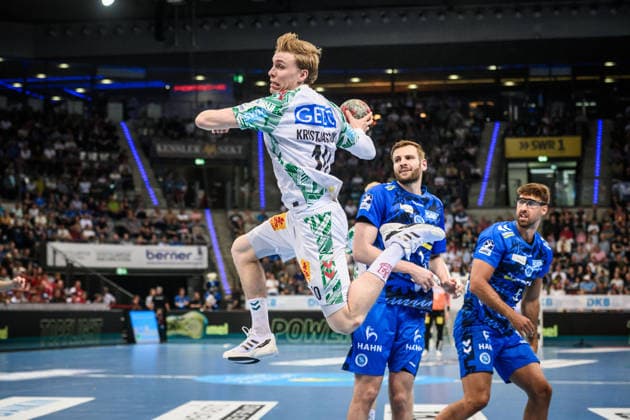 Gisli Thorgeir Kristjansson SC Magdeburg 10 jumps into the circle, behind him Samuel Roethlisberger TVB Stuttgart, 17 and Antonio Serradilla TVB Stuttgart, 05 GER, TVB Stuttgart SC Magdeburg, DAIKIN HBL, Handball, Bundesliga, Matchday 29, Season 2025 2026, 26 04 2026 GER, TVB Stuttgart SC Magdeburg, DAIKIN HBL, Handball, Bundesliga, Matchday 29, Season 2025 2026, 26 04 2026 Stuttgart Copyright: xSandyxDinkelackerx EP_SDR