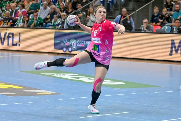 Fabienne Buech SV Union Halle Neustadt, 15 on seven-meter VfL Oldenburg vs SV Union Halle Neustadt, ALSCO Handball Bundesliga Women, Playoffs, Matchday 2, Season 2025 2026, 25 04 2026, VfL Oldenburg vs SV Union Halle Neustadt, ALSCO Handball Bundesliga Women, Playoffs, Matchday 2, Season 2025 2026, 25 04 2026 Oldenburg Copyright: xEibner-Pressefoto RobertxGertzenx EP_RGN