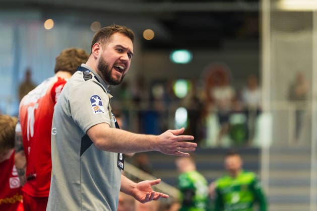 Kenji Hoevels TuSEM Essen, Coach angry TuSEM Essen vs HC Elbflorenz Dresden, Handball, 2 HBL, Matchday 29, Season 2025 26, 26 04 2026, TuSEM Essen vs HC Elbflorenz Dresden, Handball, 2 HBL, Matchday 29, Season 2025 26, 26 04 2026 Essen Copyright: xEibner-Pressefoto LukasxBaldygax EP_LBA