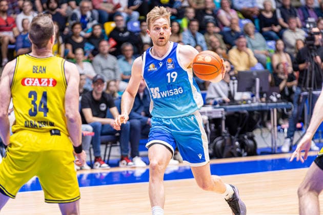 Basketball Bundesliga BBL, Frankfurt Skyliners vs ALBA Berlin, Süwag Energie Arena Frankfurt am Main 26 04 2026 Basketball Bundesliga BBL, Frankfurt am Main, Germany 26 04 2026 Till Pape Frankfurt Skyliners, 19 vs Justin Bean ALBA BERLIN, 34 , Basketball Bundesliga BBL, Match of Frankfurt Skyliners vs ALBA Berlin, Süwag Energie Arena Frankfurt am Main Copyright: xBEAUTIFULxSPORTS Freudensteinx