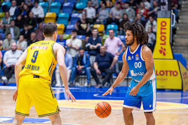 Basketball Bundesliga BBL, Frankfurt Skyliners vs ALBA Berlin, Süwag Energie Arena Frankfurt am Main 26 04 2026 Basketball Bundesliga BBL, Frankfurt am Main, Germany 26 04 2026 Tyger Campbell Frankfurt Skyliners, 00 on the ball against Jonas Mattisseck ALBA BERLIN, 9 , Basketball Bundesliga BBL, Game of Frankfurt Skyliners vs ALBA Berlin, Süwag Energie Arena Frankfurt am Main Copyright: xBEAUTIFULxSPORTS Freudensteinx