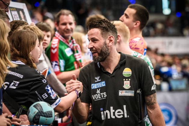 Bennet Wiegert Coach SC Magdeburg Handshake with fans GER, TVB Stuttgart SC Magdeburg, DAIKIN HBL, Handball, Bundesliga, Matchday 29, Season 2025 2026, 26 04 2026 GER, TVB Stuttgart SC Magdeburg, DAIKIN HBL, Handball, Bundesliga, Matchday 29, Season 2025 2026, 26 04 2026 Stuttgart Copyright: xSandyxDinkelackerx EP_SDR