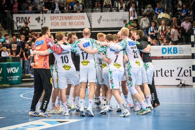 Team circle, joyful dance Team of SC Magdeburg cheers GER, TVB Stuttgart SC Magdeburg, DAIKIN HBL, Handball, Bundesliga, 29 Matchday, Season 2025 2026, 26 04 2026 GER, TVB Stuttgart SC Magdeburg, DAIKIN HBL, Handball, Bundesliga, 29 Matchday, Season 2025 2026, 26 04 2026 Stuttgart Copyright: xSandyxDinkelackerx EP_SDR