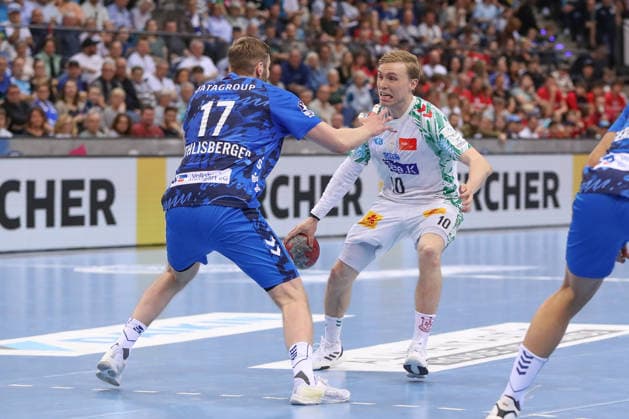 26 04 2026, xgox, Handball Daikin HBL TVB Stuttgart SC Magdeburg emspor, v l Samuel Roethlisberger Röthlisberger, Stuttgart, 17 , Gisli Thorgeir Kristjansson Magdeburg, 10 duel, duel, fight, tackle Stuttgart