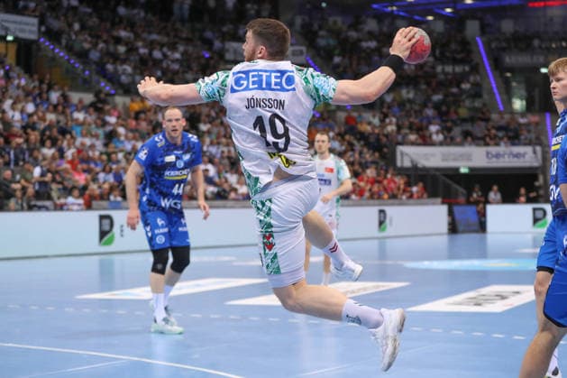 26 04 2026, xgox, Handball Daikin HBL TVB Stuttgart SC Magdeburg emspor, v l Elvar Oern Jonsson Magdeburg, 19 throws goal, Torschuetze, erzielt Tor, Treffer, scores the goal Stuttgart
