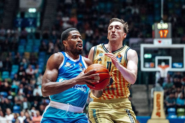William Christmas Skyliners Frankfurt, 08 , Moses Wood Alba Berlin, 11 GER, Skyliners Frankfurt vs Alba Berlin, easycredit BBL, Bundesliga, 31 Matchday, Season 2025 2026 26 04 2026 Eibner Pressefoto Attila Ziga GER, Skyliners Frankfurt vs Alba Berlin, easycredit BBL, Bundesliga, 31 Matchday, Season 2025 2026 26 04 2026 Frankfurt am Main Copyright: xEibner-Pressefotox EP_AZA