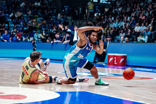 Moses Wood Alba Berlin, 11 , Tyger Campbell Skyliners Frankfurt, 00 GER, Skyliners Frankfurt vs Alba Berlin, easycredit BBL, Bundesliga, 31 Matchday, Season 2025 2026 26 04 2026 Eibner Pressefoto Attila Ziga GER, Skyliners Frankfurt vs Alba Berlin, easycredit BBL, Bundesliga, 31 Matchday, Season 2025 2026 26 04 2026 Frankfurt am Main Copyright: xEibner-Pressefotox EP_AZA