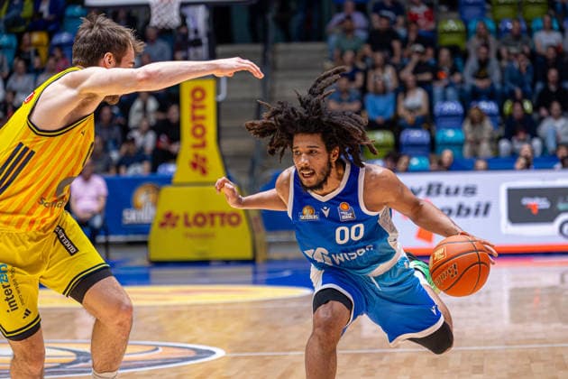 Basketball Bundesliga BBL, Frankfurt Skyliners vs ALBA Berlin, Süwag Energie Arena Frankfurt am Main 26 04 2026 Basketball Bundesliga BBL, Frankfurt am Main, Germany 26 04 2026 Tyger Campbell Frankfurt Skyliners, 00 am Ball, Basketball Bundesliga BBL, Match of Frankfurt Skyliners vs ALBA Berlin, Süwag Energie Arena Frankfurt am Main Copyright: xBEAUTIFULxSPORTS Freudensteinx