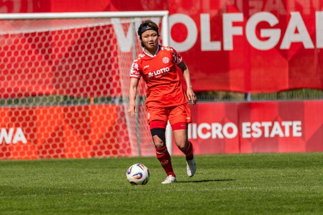 Crop, Portrait Suguri Hashitani 1 FSV Mainz 05, 25 with ball, GER, 1 FSV Mainz 05 vs VfL Bochum, Football, 2 Women Bundesliga, Matchday 23, Season 2025 2026, 26 04 2026, DFB REGULATIONS PROHIBIT ANY USE OF PHOTOGRAPHS AS IMAGE SEQUENCES AND OR QUASI VIDEO, GER, 1 FSV Mainz 05 vs VfL Bochum, Football, 2 Womens Bundesliga, Matchday 23, Season 2025 2026, 26 04 2026 Mainz Copyright: xEibner-Pressefoto Jan-NiclasxGrox EP_JGG