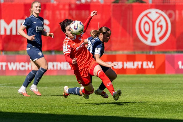 Match scene, duel, v l Yurina Imai 1 FSV Mainz 05, 14 , Lilith Schmidt VfL Bochum, 30 , GER, 1 FSV Mainz 05 vs VfL Bochum, Football, 2 Womens Bundesliga, Matchday 23, Season 2025 2026, 26 04 2026, DFB REGULATIONS PROHIBIT ANY USE OF PHOTOGRAPHS AS IMAGE SEQUENCES AND OR QUASI VIDEO, GER, 1 FSV Mainz 05 vs VfL Bochum, Football, 2 Womens Bundesliga, Matchday 23, Season 2025 2026, 26 04 2026 Mainz Copyright: xEibner-Pressefoto Jan-NiclasxGrox EP_JGG