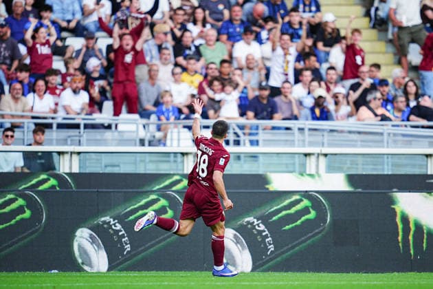 Torino™s Giovanni Simeone celebrates after scoring the goal for his team during the Serie A soccer match between Torino Fc and Inter at the Stadio Olimpico Grande Torino in Turin, north west Italy - April 26, 2026. - Soccer  Copyright: xMarcoxAlpozzi LaPressex