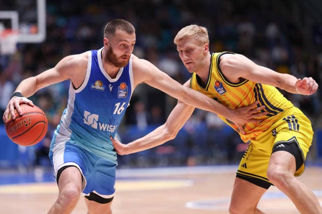 Frankfurt Skyliners ALBA Berlin, easyCredit BBL Radii Caisin Skyliners, 16 vs Sam Griesel Alba Berlin, 5 Game of the easyCredit BBL between Frankfurt Skyliners and ALBA Berlin on April 26, 2026 at Süwag Energie ARENA in Frankfurt am Main , Frankfurt am Main Hessen Germany Süwag Energie ARENA