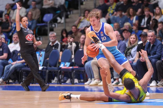 Frankfurt Skyliners ALBA Berlin, easyCredit BBL Foul by Jacob Holt Skyliners, 10 on Norris Agbakoko Alba Berlin, 17 Game of the easyCredit BBL between Frankfurt Skyliners and ALBA Berlin on April 26, 2026 at Süwag Energie ARENA in Frankfurt am Main , Frankfurt am Main Hessen Germany Süwag Energie ARENA