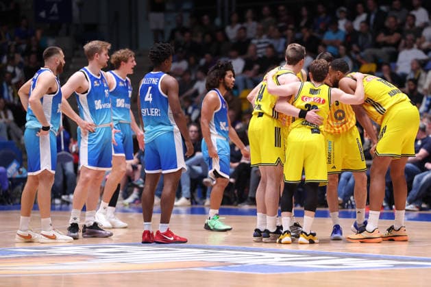 Frankfurt Skyliners ALBA Berlin, easyCredit BBL Need to talk for both teams Match of the easyCredit BBL between Frankfurt Skyliners and ALBA Berlin on April 26, 2026 at the Süwag Energie ARENA in Frankfurt am Main , Frankfurt am Main Hessen Germany Süwag Energie ARENA