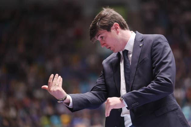 Frankfurt Skyliners ALBA Berlin, easyCredit BBL Head Coach Pedro Calles Alba Berlin Match of the easyCredit BBL between Frankfurt Skyliners and ALBA Berlin on April 26, 2026 at the Süwag Energie ARENA in Frankfurt am Main , Frankfurt am Main Hessen Germany Süwag Energie ARENA