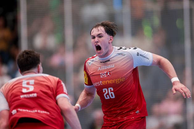26 04 2026, 29 Matchday of the 2 Handball Bundesliga, TuSEM Essen HC Elbflorenz 2006 f l Valentin Willner TuSEM Essen , Tom Wolf TuSEM Essen cheer Essen Am Hallo NRW Germany xRHR PHOTO DEx Copyright: DennisxEwert RHR-FOTOx RHR-FOTO DE