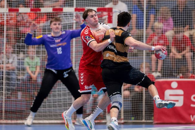 26 04 2026, 29 Matchday of the 2 Handball Bundesliga, TuSEM Essen HC Elbflorenz 2006 f l Tom Wolf TuSEM Essen , Doruk Pehlivan HC Elbflorenz 2006 Essen Am Hallo NRW Germany xRHR PHOTO DEx Copyright: DennisxEwert RHR-FOTOx RHR-FOTO DE