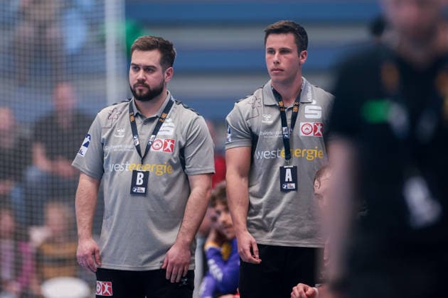 26 04 2026, 29 Matchday of the 2 Handball Bundesliga, TuSEM Essen HC Elbflorenz 2006 f l Coach Kenji Hövels TuSEM Essen , Co Coach Florian Buddenborg TuSEM Essen Essen Am Hallo NRW Germany xRHR PHOTO DEx Copyright: DennisxEwert RHR-FOTOx RHR-FOTO DE