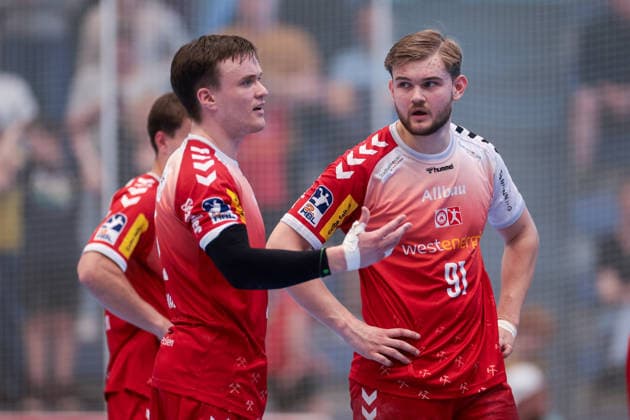 26 04 2026, 29 Matchday of the 2 Handball Bundesliga, TuSEM Essen HC Elbflorenz 2006 f l Max Neuhaus TuSEM Essen , Alexander Schoss TuSEM Essen reclamation Essen Am Hallo NRW Germany xRHR PHOTO DEx Copyright: DennisxEwert RHR-FOTOx RHR-FOTO DE