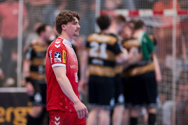 26 04 2026, 29 Matchday of the 2 Handball Bundesliga, TuSEM Essen HC Elbflorenz 2006 Finn Wolfram TuSEM Essen leaves the field disappointed Essen Am Hallo NRW Germany xRHR PHOTO DEx Copyright: DennisxEwert RHR-FOTOx RHR-FOTO DE