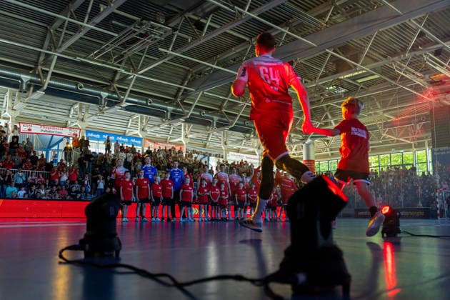 26 04 2026, 29 Matchday of the 2 Handball Bundesliga, TuSEM Essen HC Elbflorenz 2006 The players of TuSEM Essen run in Essen Am Hallo NRW Germany xRHR PHOTO DEx Copyright: DennisxEwert RHR-FOTOx RHR-FOTO DE