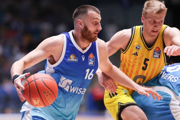 Frankfurt Skyliners ALBA Berlin, easyCredit BBL Radii Caisin Skyliners, 16 vs Sam Griesel Alba Berlin, 5 Game of the easyCredit BBL between Frankfurt Skyliners and ALBA Berlin on April 26, 2026 at Süwag Energie ARENA in Frankfurt am Main , Frankfurt am Main Hessen Germany Süwag Energie ARENA