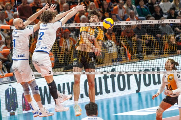 Volleyball, Men BR Volleys VfB Friedrichshafen, Bundesliga Jake Hanes BR Volleys plays the ball over the net BR Volleys VfB Friedrichshafen