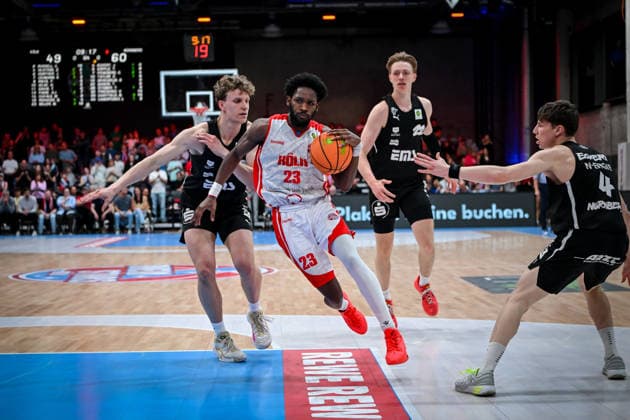 Sport Bilder des Tages Barmer 2. Basketball Bundesliga ProA: Rheinstars Köln vs. Nürnberg Falcons BC, 26.04.2026 Michael Jordan Miller (RheinStarsKöln 23), Barmer 2. Basketball Bundesliga ProA: Rheinstars Köln vs. Nürnberg Falcons BC am 26.04.2026 in der Motorworld Köln in Koeln (Nordrhein-Westfalen) *** Barmer 2 Basketball Bundesliga ProA Rheinstars Köln vs Nürnberg Falcons BC, 26 04 2026 Michael Jordan Miller RheinStarsKöln 23 , Barmer 2 Basketball Bundesliga ProA Rheinstars Köln vs Nürnberg Falcons BC on 26 04 2026 at Motorworld Köln in Cologne North Rhine-Westphalia Copyright: xBEAUTIFULxSPORTS Mueller-Laschetx