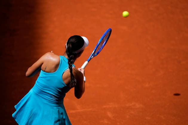 April 26, 2026, Madrid, Madrid, Spain: Jessica Pegula of USA plays against Marta Kostyuk of Ukraine during the Mutua Madrid Open 2026, ATP, Tennis Herren Masters 1000 and WTA, Tennis Damen 1000, at La Caja Magica on April 26, 2026 in Madrid, Spain. Mutua Madrid Open 2026 - Day 7 - ZUMAa181 20260426_zaa_a181_425 Copyright: xOscarxJ.xBarrosox