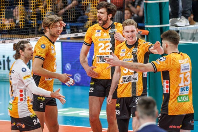 Volleyball, Men BR Volleys VfB Friedrichshafen, Bundesliga The team celebrates the victory BR Volleys VfB Friedrichshafen