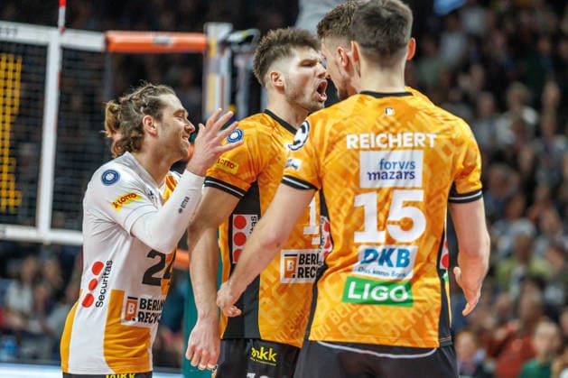 Volleyball, Men BR Volleys VfB Friedrichshafen, Bundesliga Ruben Schott BR Volleys cheers about the point win BR Volleys VfB Friedrichshafen